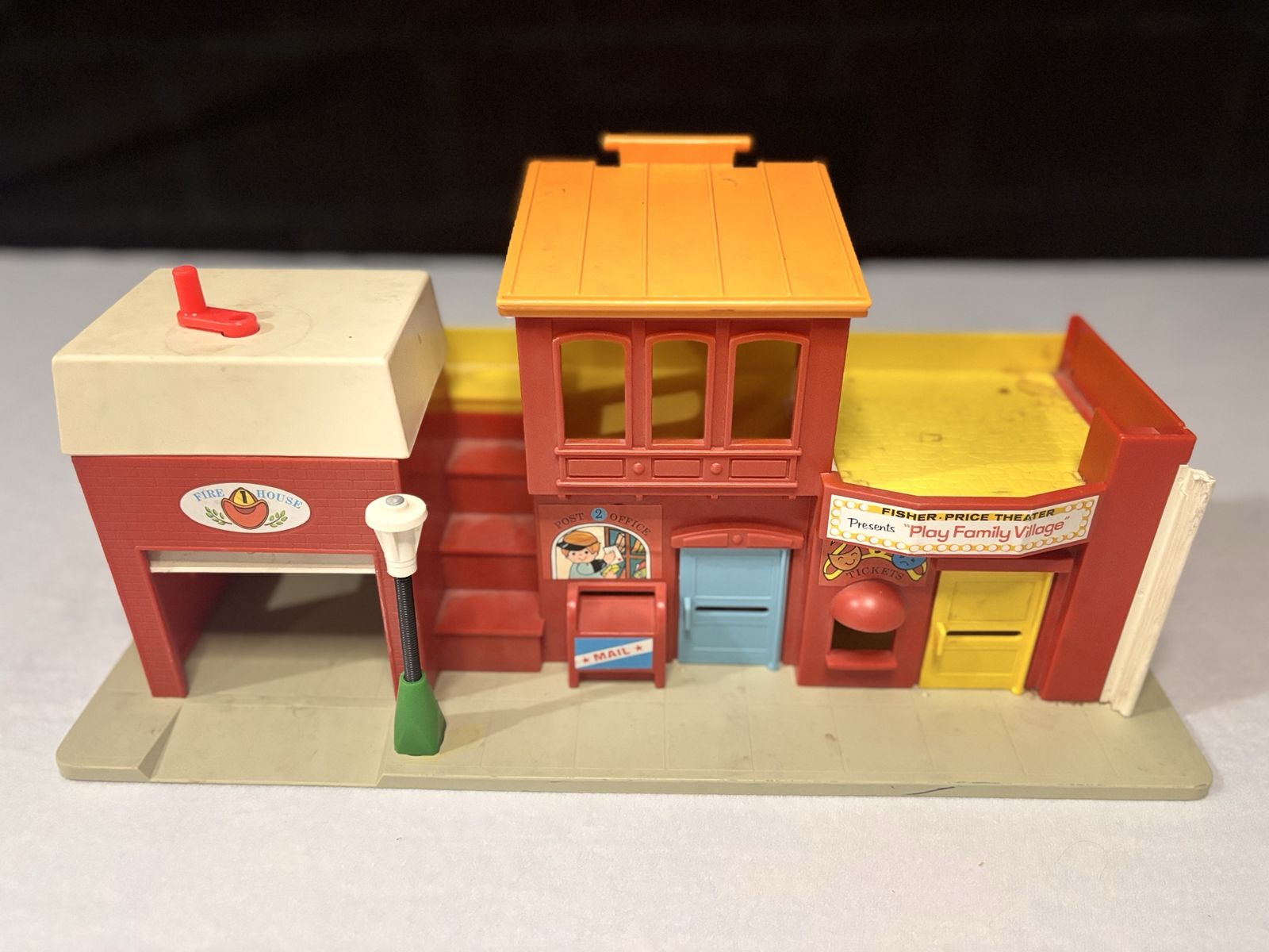 Vintage Fisher-Price Little People Play Family Village Main Street Playset #997