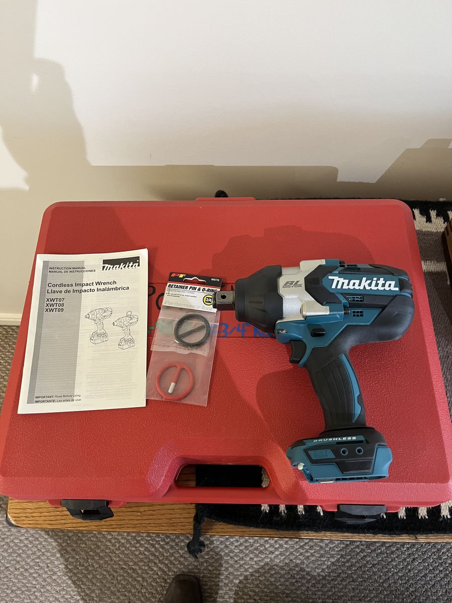 Makita XWT07 3/4” impact gun with Tekton 3/4” socket set
