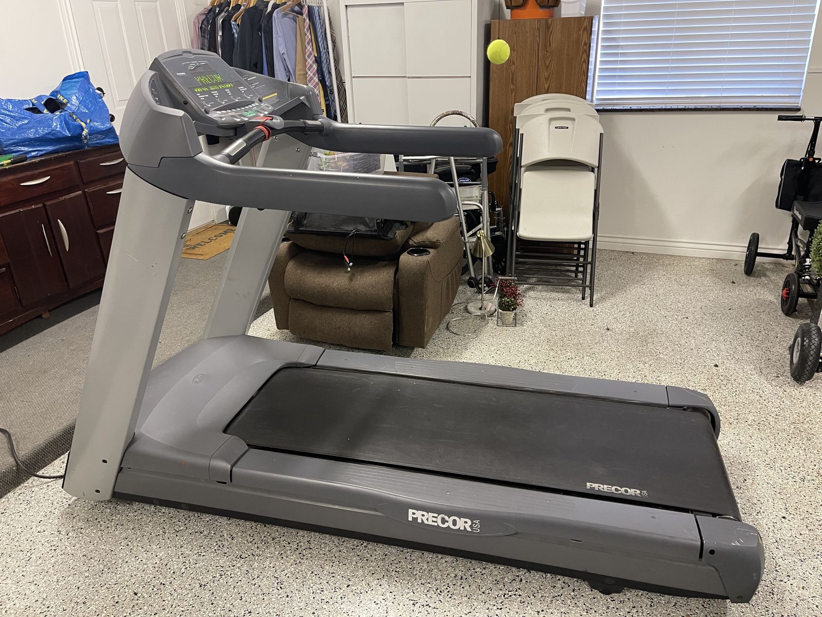 Precor 956i Commercial Treadmill