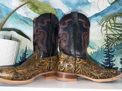 Alfa Hand-Tooled "Statue of Liberty & Sun" Boots