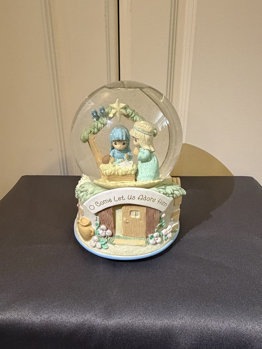 Precious Moments O Come Let Us Adore Him Nativity Musical Snow Globe