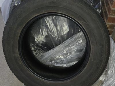 Set of 4 Yokohama 225/65R17 AVID Touring-S 102T Tires