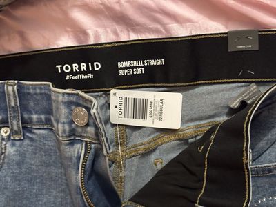 Brand new Torrid Bedazzled Jeans 22R