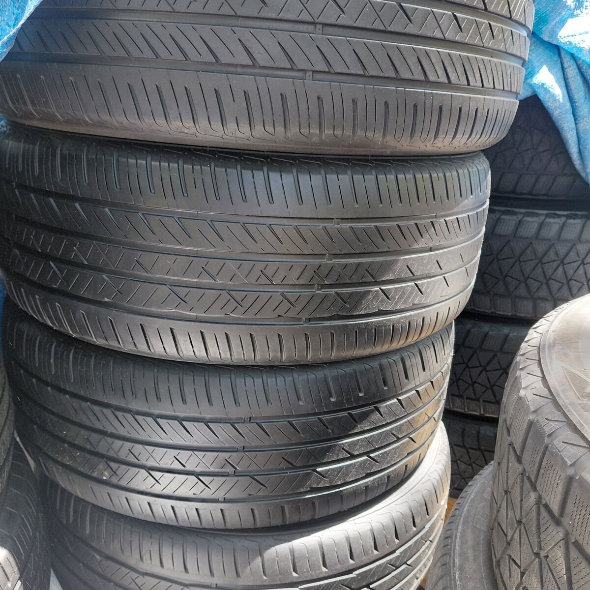 set of 4 laufenn 245x50x20 tires