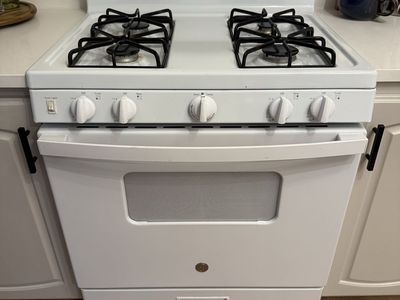 GE gas range