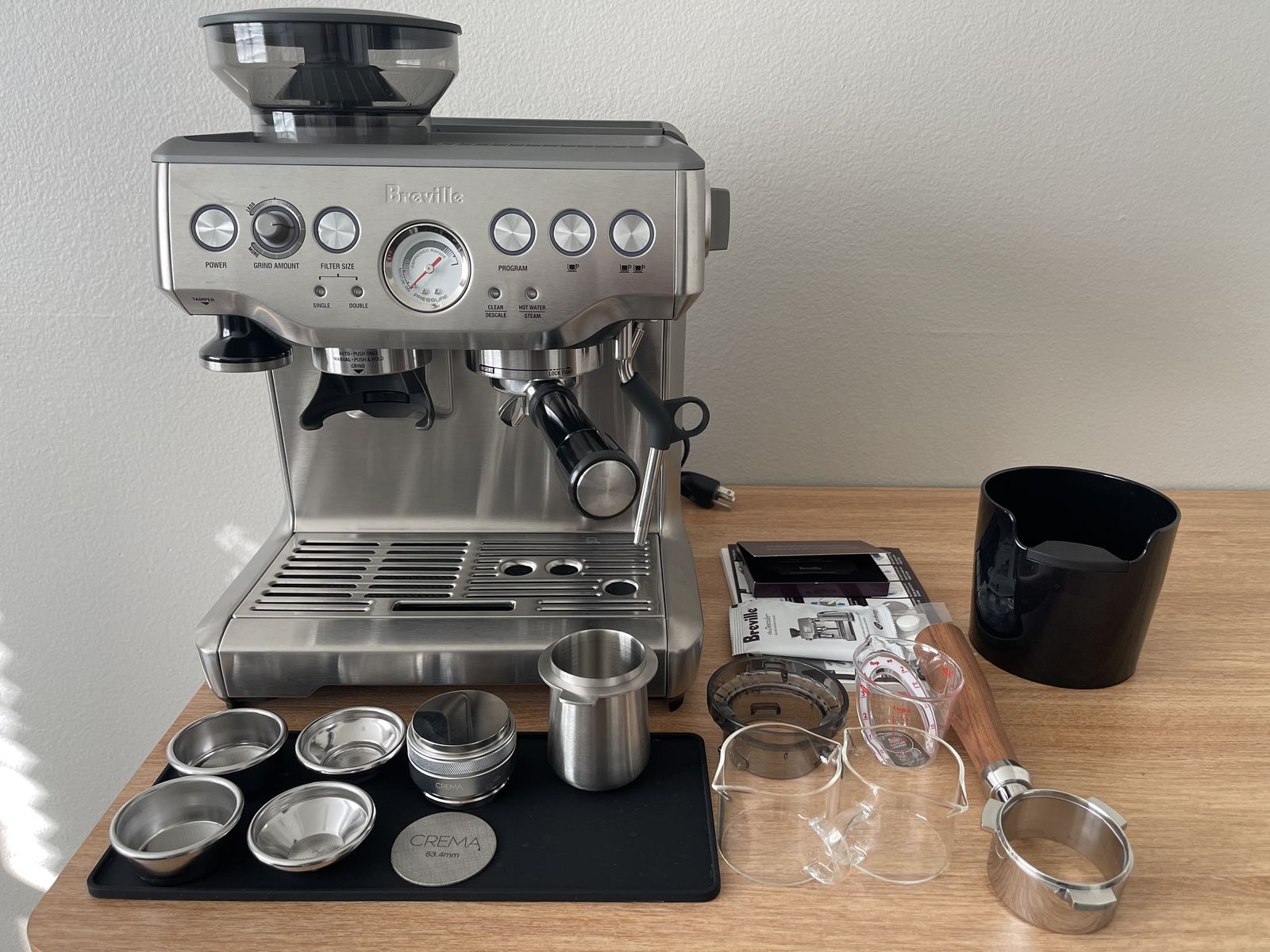 Breville Barista Express Espresso Machine – Excellent Condition + Extras