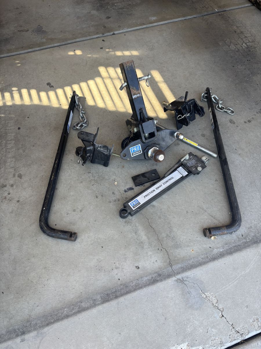 Pro Series Weight Distribution Hitch with Friction Sway Control