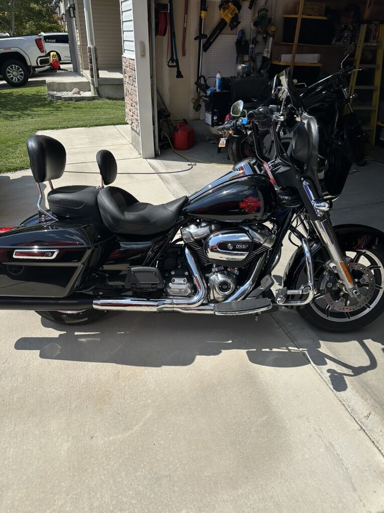 2021 Harley Davidson Electra Glide Standard FLHT