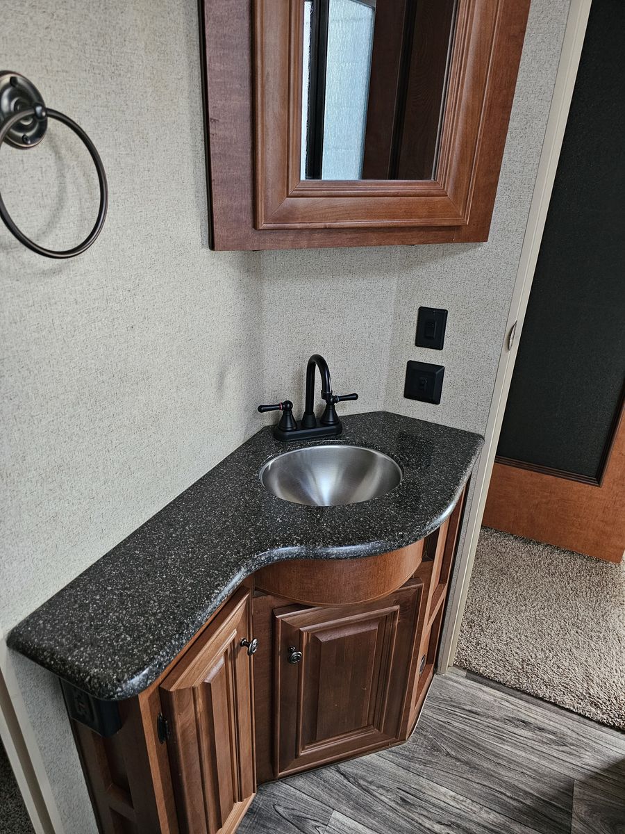 Main image 18
