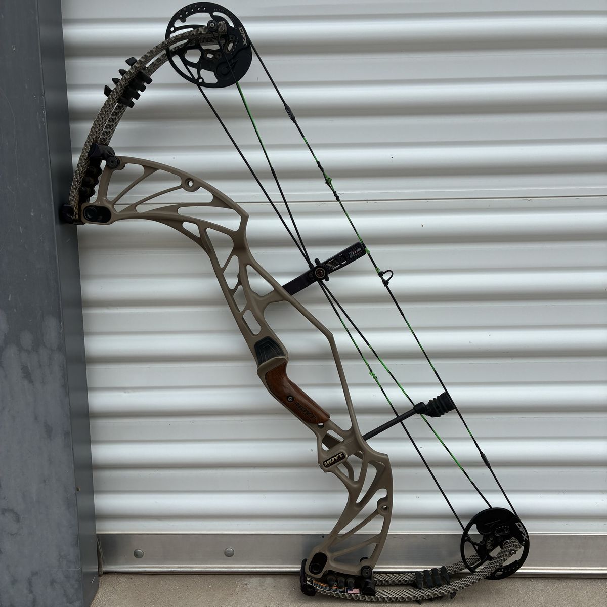 Hoyt Pro Defiant Archery Bow