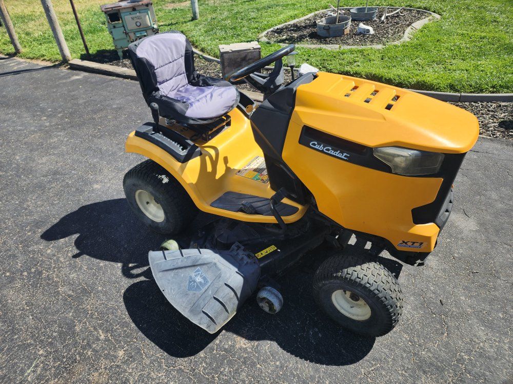 cub cadet xt1 lt50 riding mower