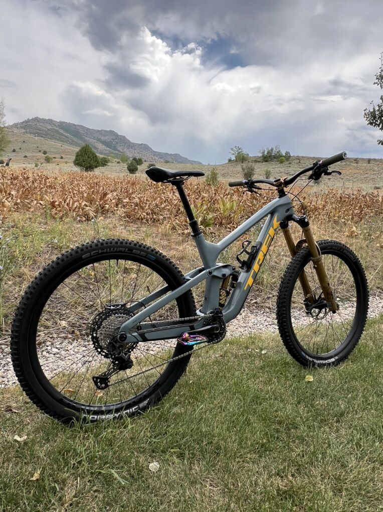 2022 Trek Slash 9.8 XT GEN 5 Size M/L UPGRADED