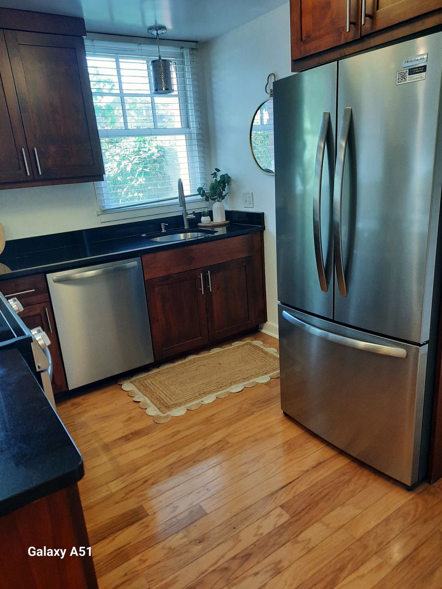 U of U Condo for Lease $1250.per month. walk to the U!  near "T" and 1st Ave.