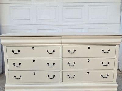 Broyhill Dresser - Fully Refinished