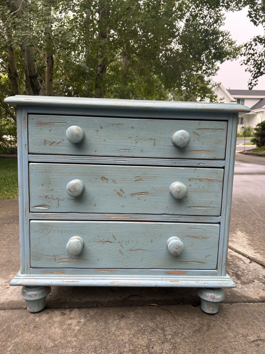 Ethan Allen side tables.