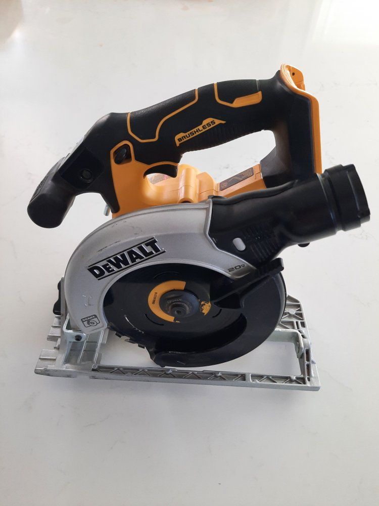DEWALT 20V MAX Brushless Circular Saw (Tool Only)
