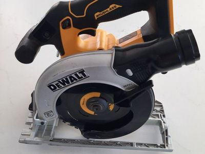 DEWALT 20V MAX Brushless Circular Saw (Tool Only)