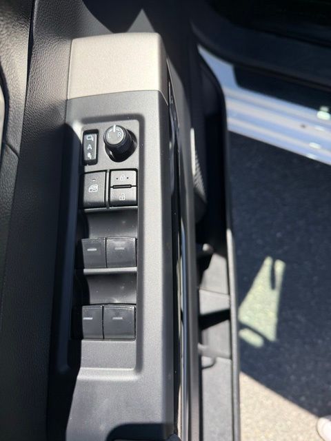 Main image 17