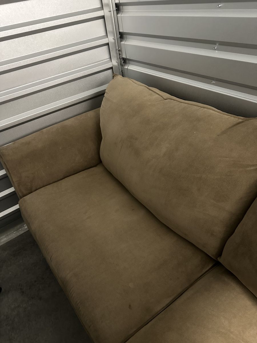 FREE  COUCH SET