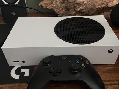 Microsoft Xbox Series S Console & Controller - 512GB