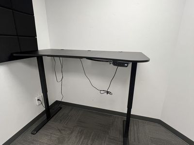 Vivo Adjustable standing/sitting desk