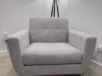 Light Grey Upholstered Armchair with Wood Base and Round Feet - Excellent Condition
