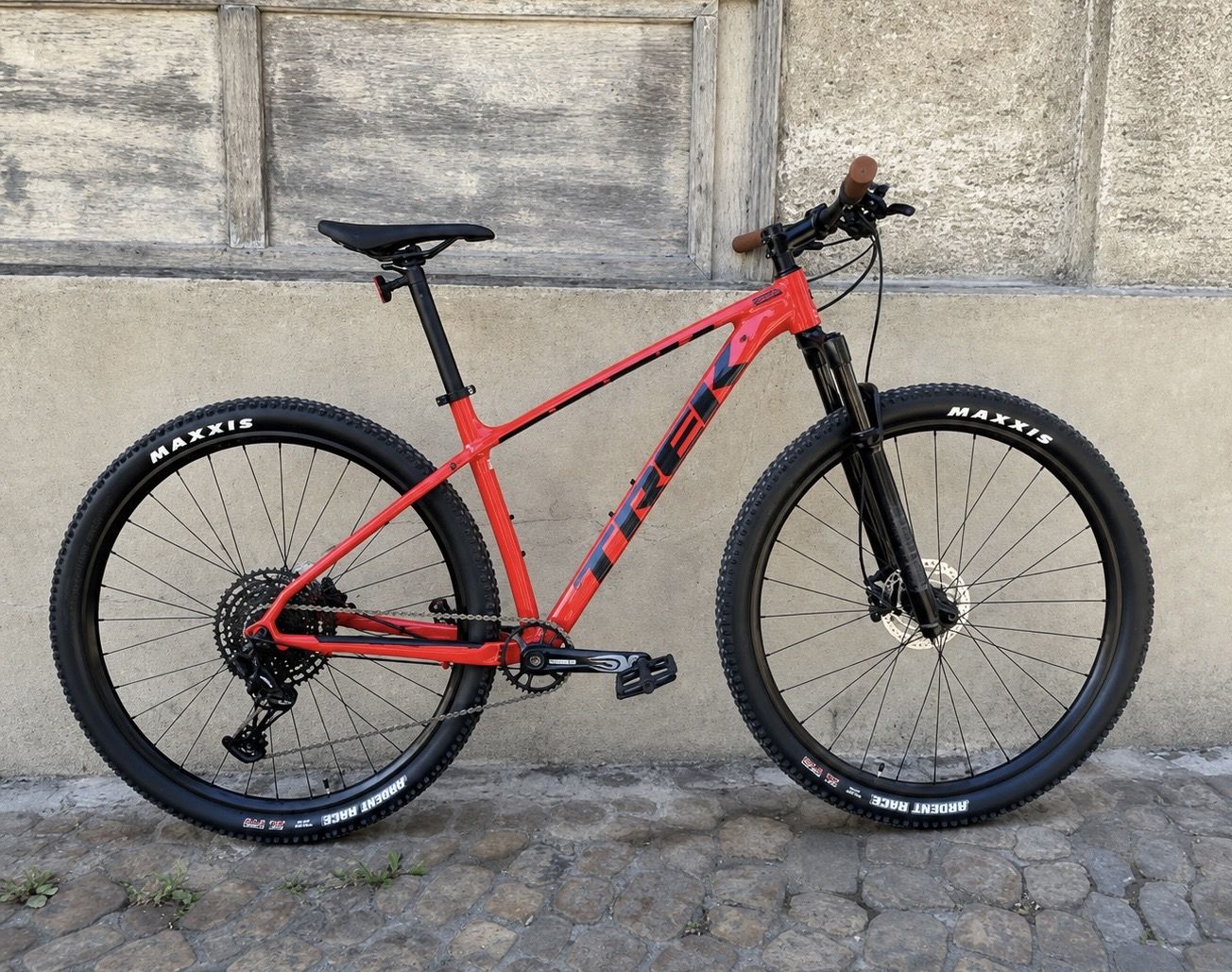 Trek Marlin 8 - excellent condition size Large 