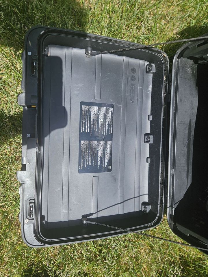 Main image 3
