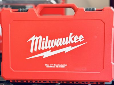 Milwaukee 50pc 1/4" Drive Socket Set SAE/Metric 48-22-9004