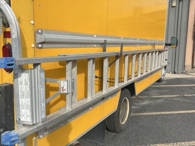 32’ Werner aluminum extension ladder
