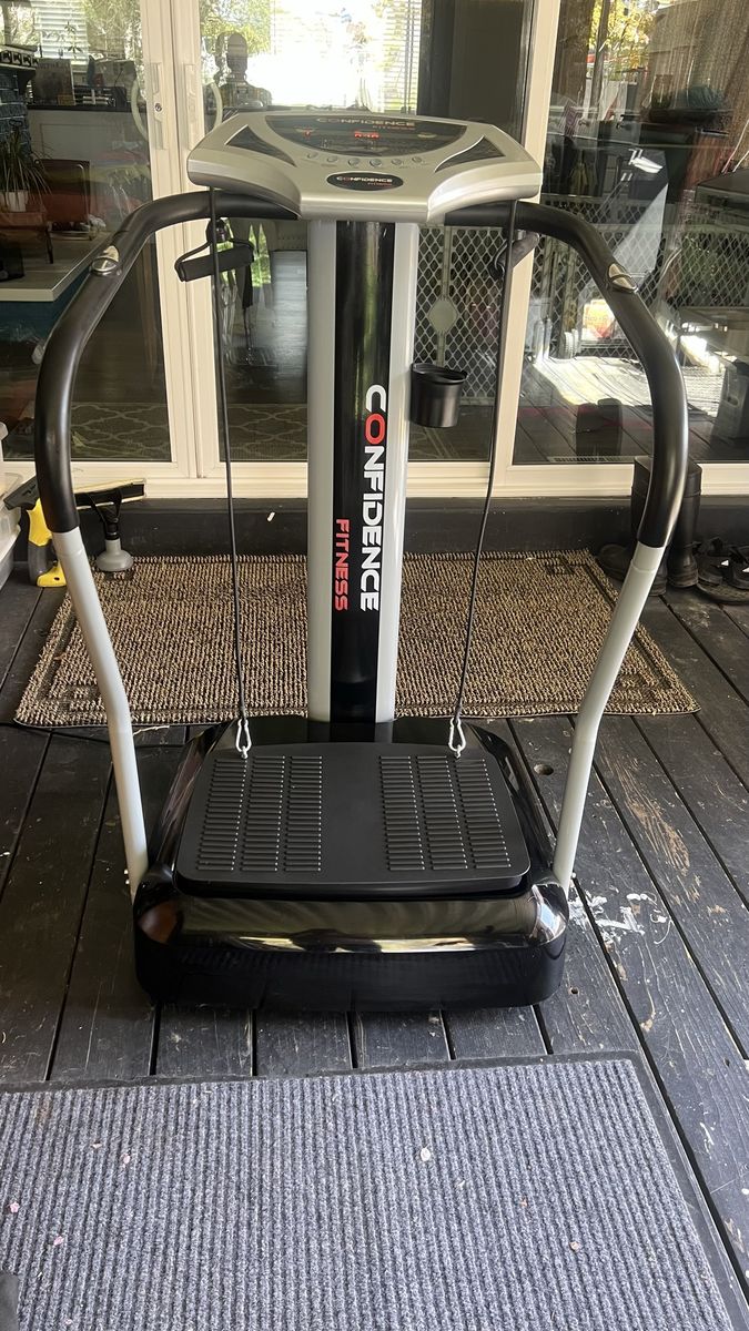 New Condition CONFIDENCE FITNESS Vibrating Machine