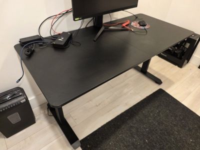 Black Gaming Desk with Headphone Hook - Excellent Condition