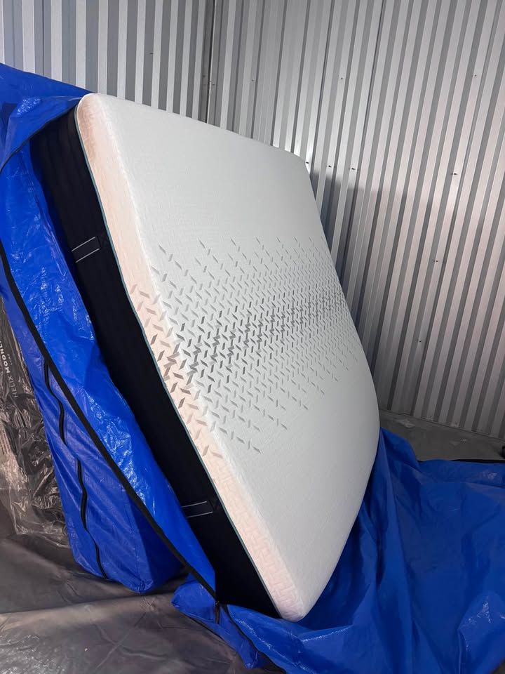 King Nectar Premier Hybrid Mattress - Like New