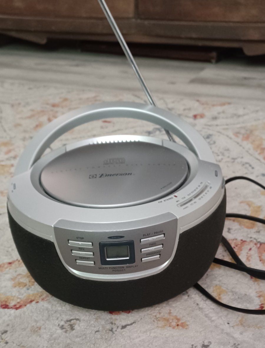 Portable AM/FM CD Stereo