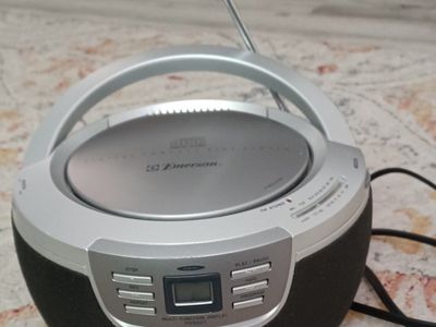 Portable AM/FM CD Stereo