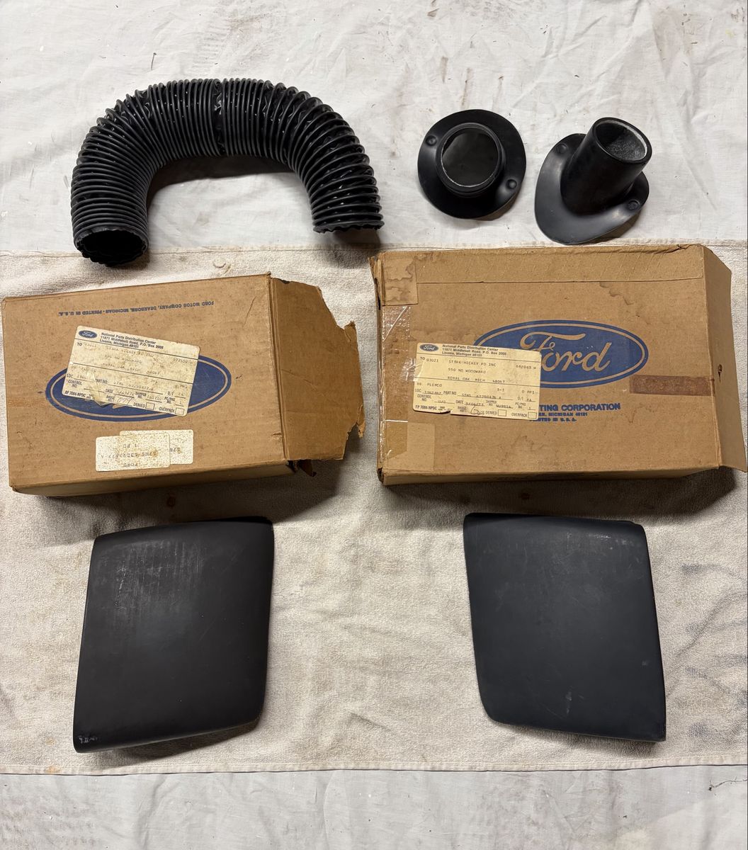 NOS 1967 Mustang Shelby GT350 / GT500 SIDE SCOOP SET S7MS