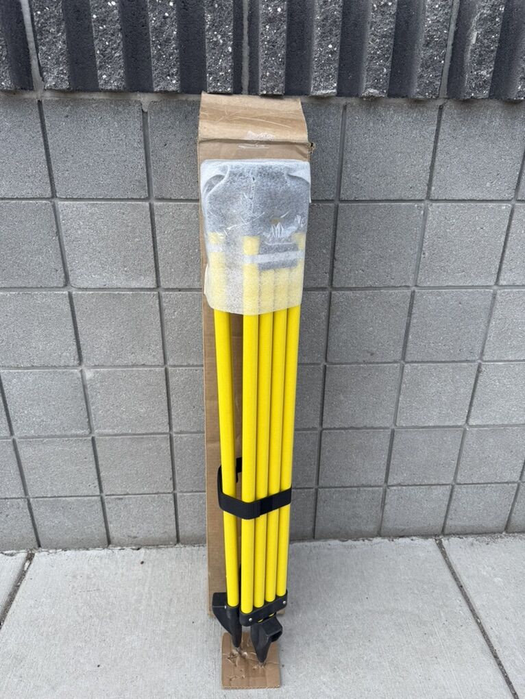 Dutch Hill Surveyor's Fiberglass Tripod GT2000