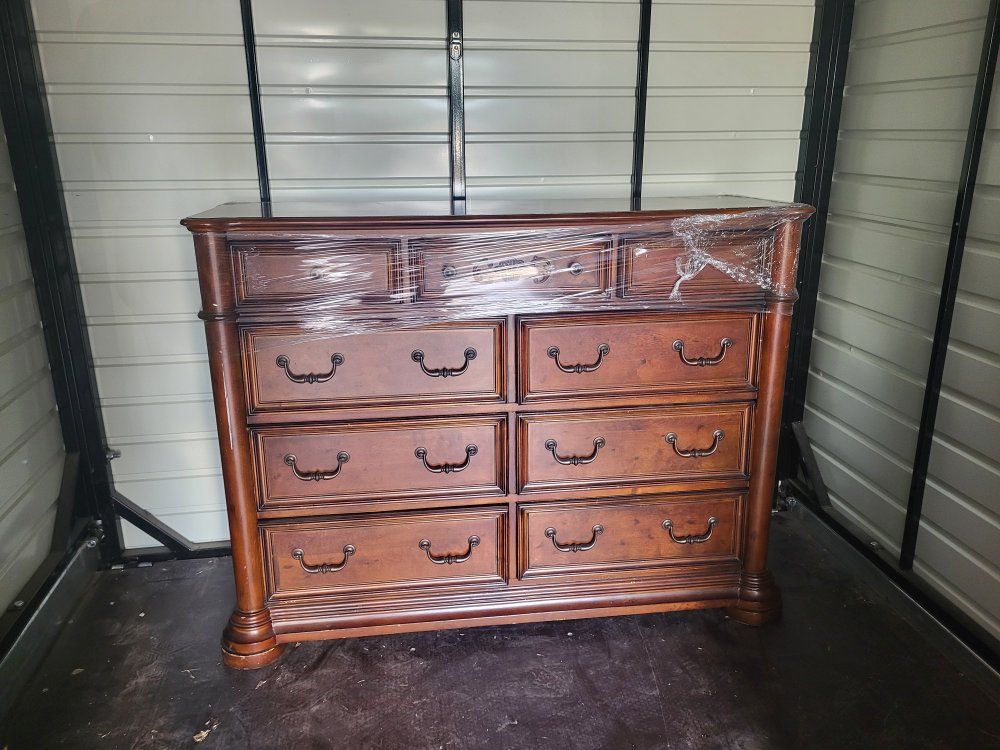 Main image 8