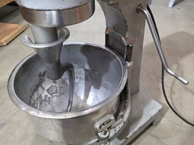 Hobart Model A-200 20 Qt. Commercial Planetary Mixer, 1/3 HP, 115V - Made in USA