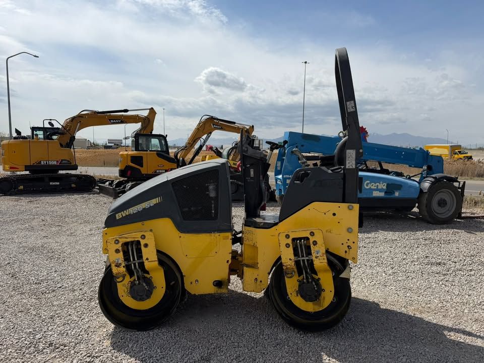 NICE 2014 BOMAG MODEL BW120SL-5 DOUBLE SMOOTH DRUM COMPACTOR