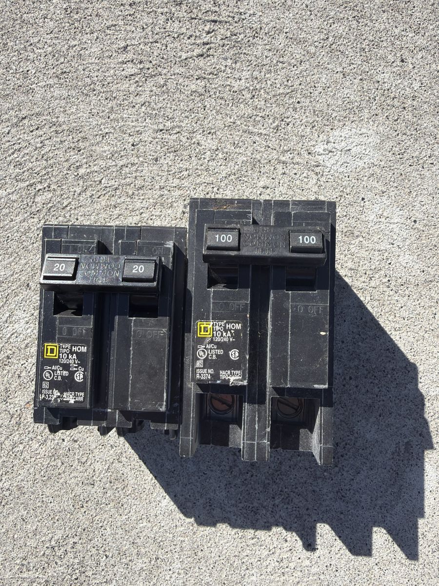 Square D Type HOM Circuit Breakers 20A and 100A Lot