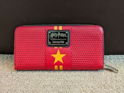 Harry Potter Loungefly Zip Around Wallet Hogwarts Crest Red Black