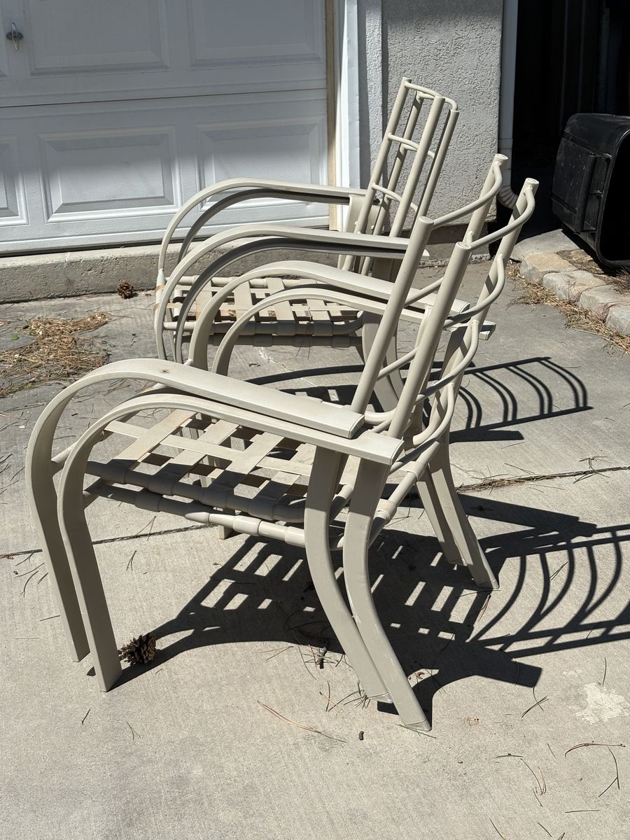 Metal patio chairs, no pads 6