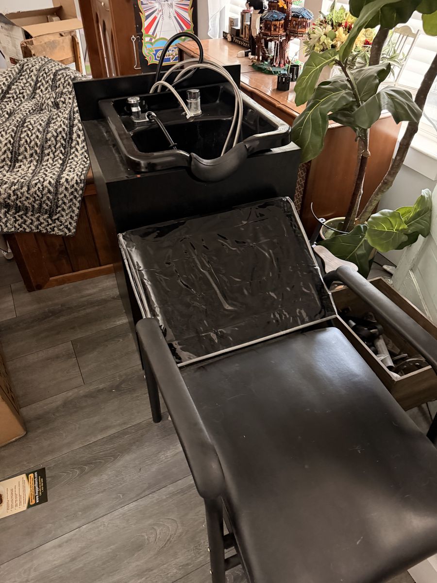 Salon, shampoo, bowl chair