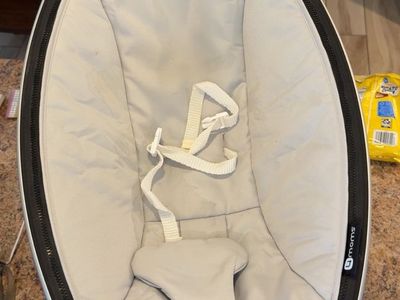 4moms mamaRoo 4.0 Grey Classic Baby Bouncer Infant Multi-Motion Swing