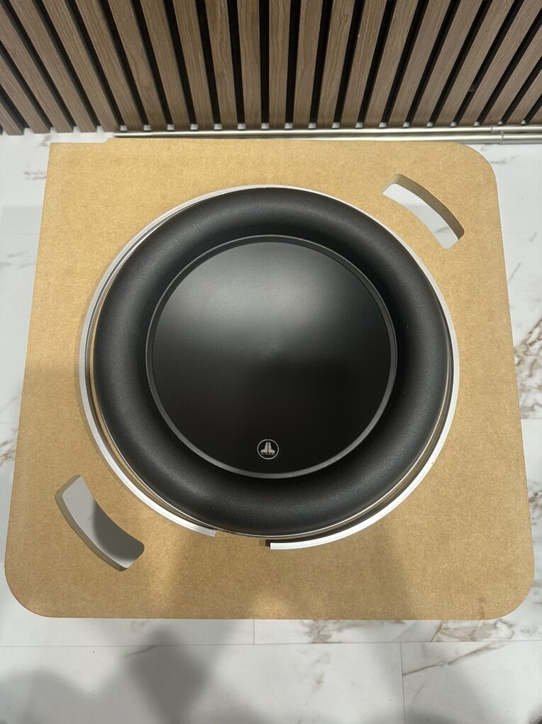 JL Audio 13w7 Dual 1.5ohm subwoofer