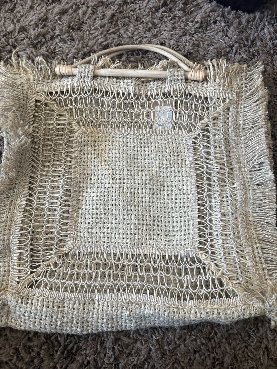 Chic Woven Straw/Raffia Beach Tote Bag with Wood Handles - Fringed Details