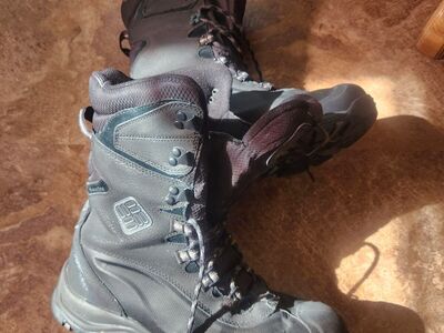 Columbia Techlite Boots size 10
