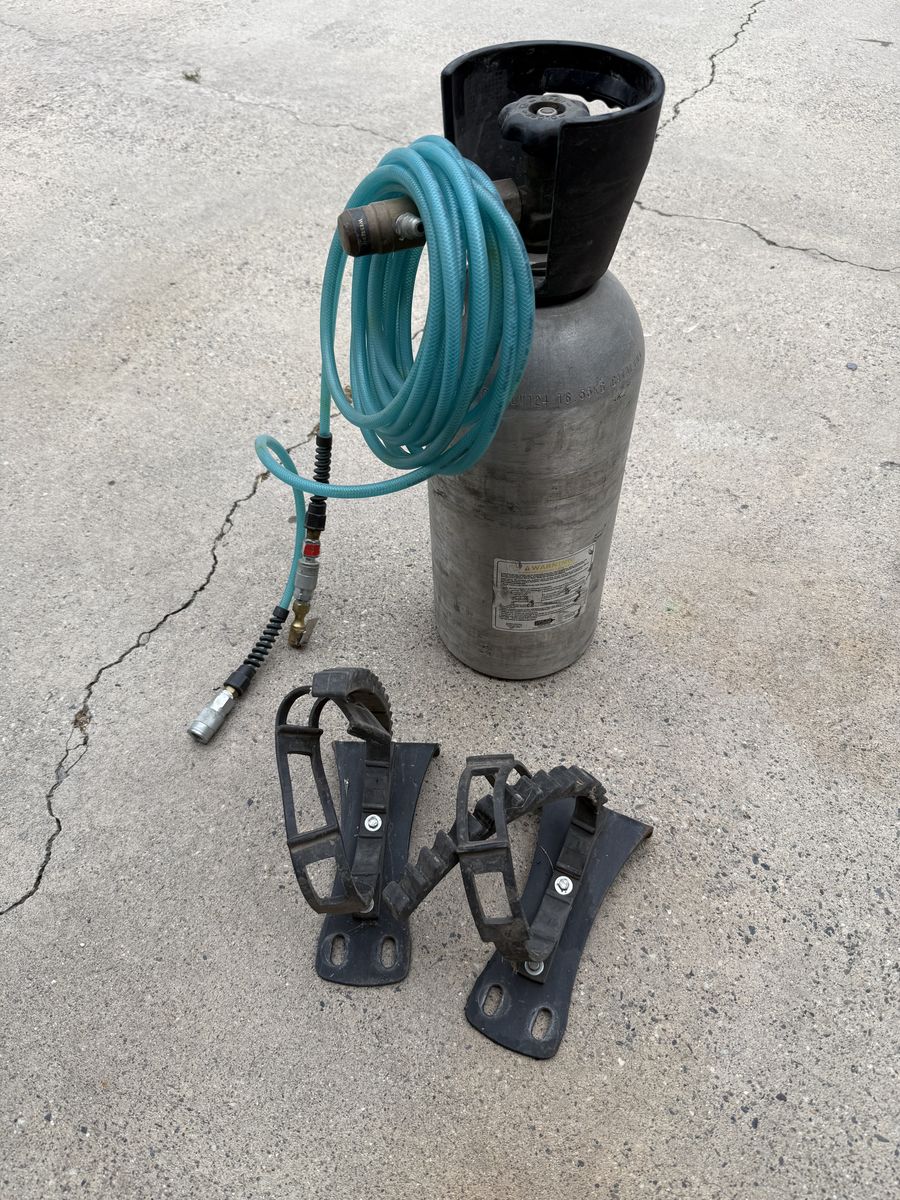 10lb Co2 On Board Air System (Off-Road/4 Wheeling)