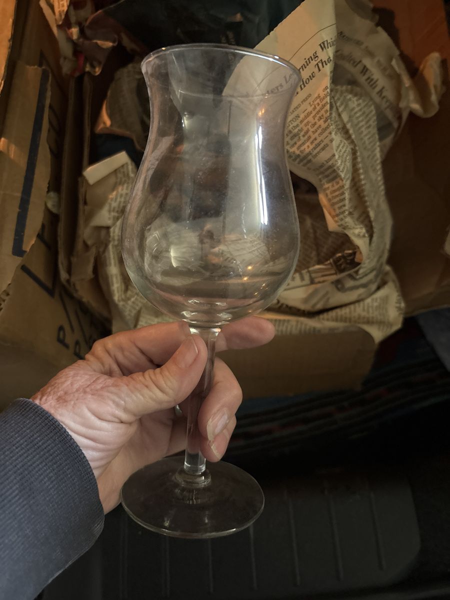 Glass goblet